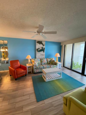 Updated Condo. Great for families. Seaside Beach and Racquet Club 5717